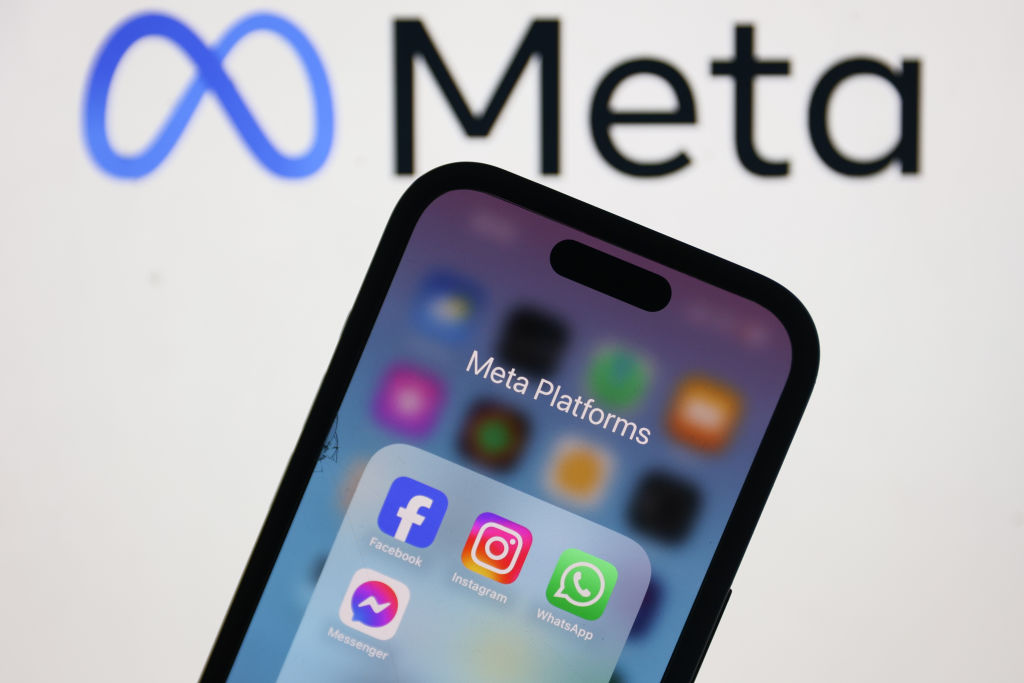 الاتحاد الأوروبي يهدد شركة Meta بفرض غرامات على الميزات المسببة للإدمان على Facebook وInstagram
